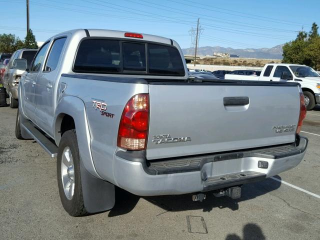 3TMJU62N28M066420 - 2008 TOYOTA TACOMA DOU SILVER photo 3