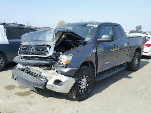 5TFRY5F10AX075965 - 2010 TOYOTA TUNDRA DOU BLUE photo 2