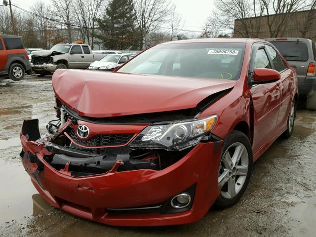 4T1BF1FK7DU647317 - 2013 TOYOTA CAMRY L RED photo 2