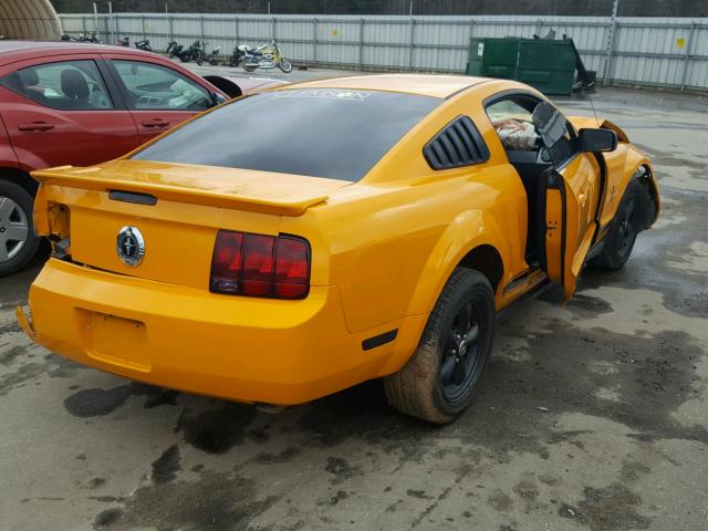 1ZVFT80N875202056 - 2007 FORD MUSTANG ORANGE photo 4