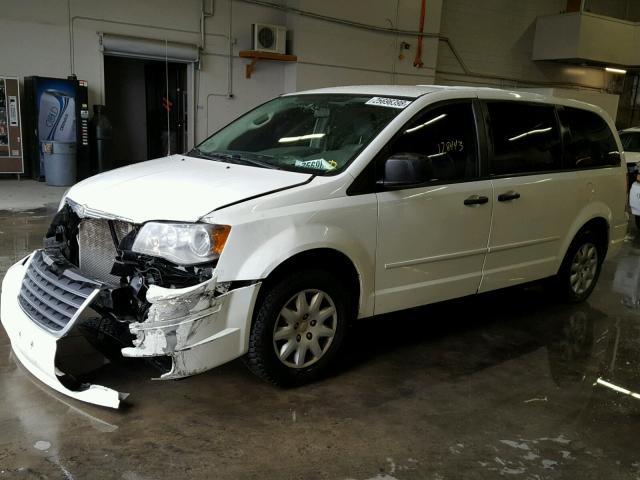 2A8HR44H68R726648 - 2008 CHRYSLER TOWN & COU WHITE photo 2