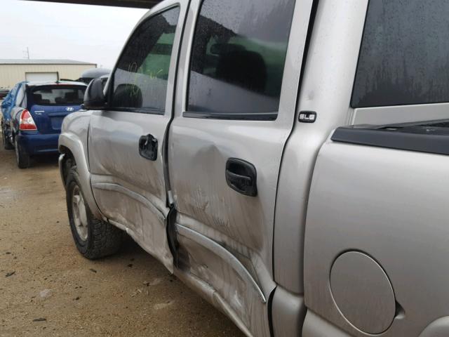 2GTEK13TX51188887 - 2005 GMC NEW SIERRA SILVER photo 10