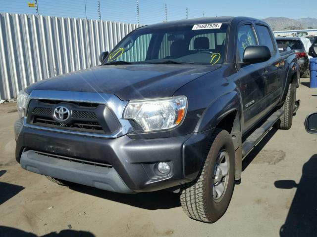 3TMJU4GN4EM159268 - 2014 TOYOTA TACOMA DOU GRAY photo 2