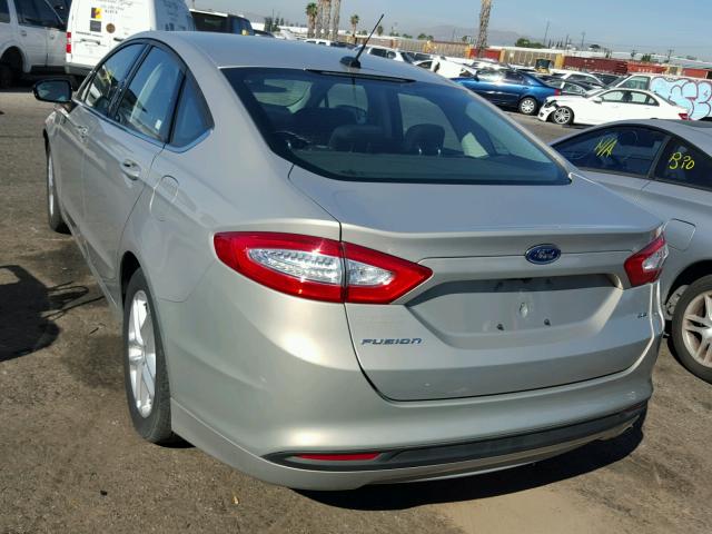 3FA6P0H72GR132782 - 2016 FORD FUSION SE GOLD photo 3