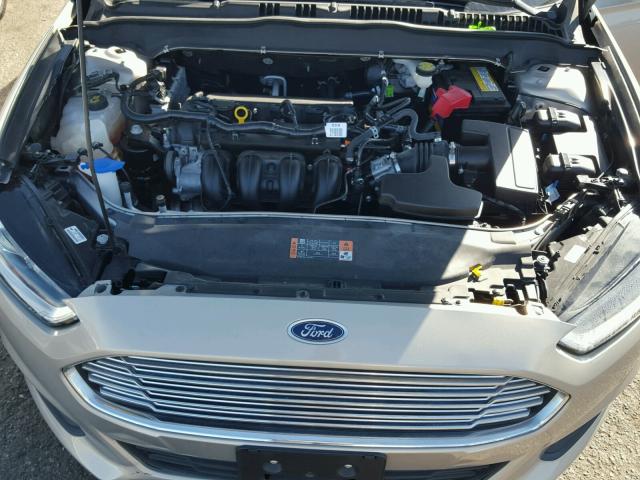 3FA6P0H72GR132782 - 2016 FORD FUSION SE GOLD photo 7