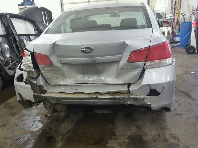 4S3BMCA65C3014738 - 2012 SUBARU LEGACY 2.5 SILVER photo 9