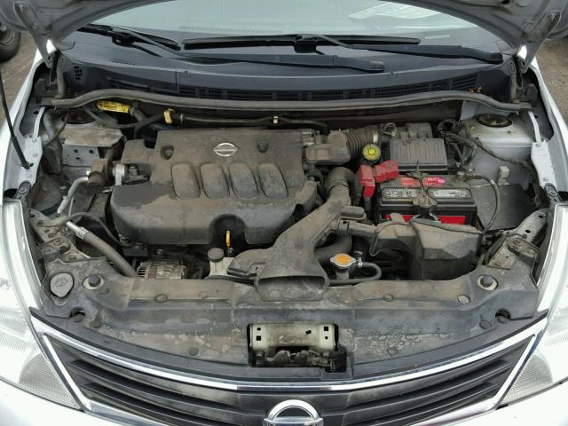 3N1BC1CPXBL404995 - 2011 NISSAN VERSA S SILVER photo 7