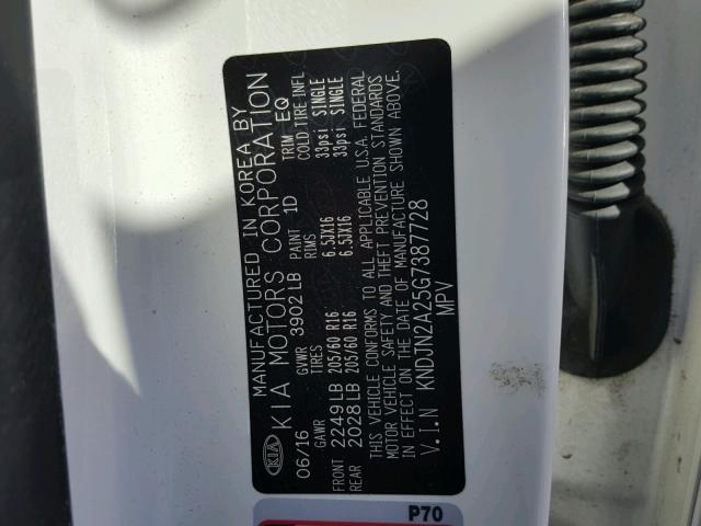 KNDJN2A25G7387728 - 2016 KIA SOUL WHITE photo 10