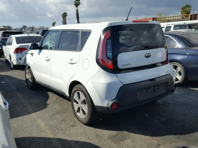 KNDJN2A25G7387728 - 2016 KIA SOUL WHITE photo 3