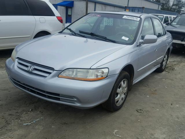 1HGCG56622A035302 - 2002 HONDA ACCORD EX SILVER photo 2