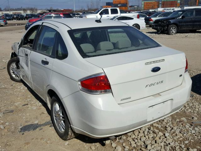 1FAHP3FN5AW297242 - 2010 FORD FOCUS SE WHITE photo 3