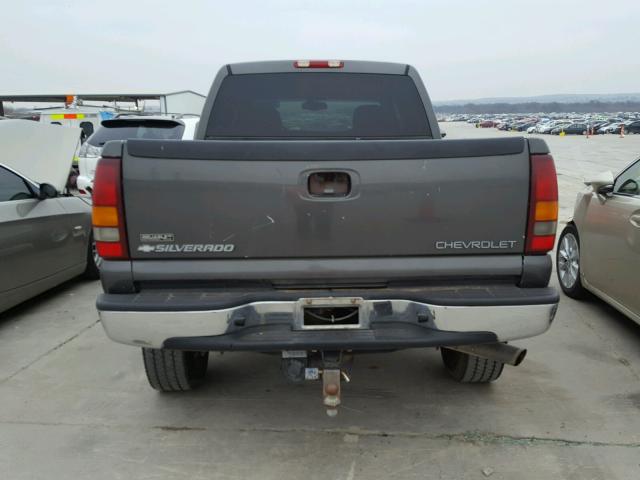 1GCHC23U72F153785 - 2002 CHEVROLET SILVERADO GRAY photo 9