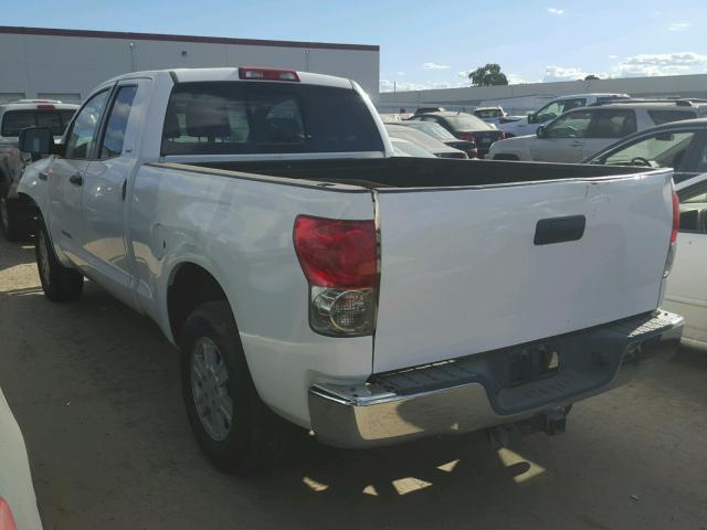 5TFRV54197X010231 - 2007 TOYOTA TUNDRA DOU WHITE photo 3