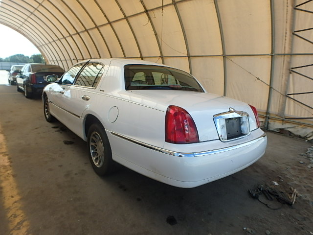 1LNHM82W2YY799053 - 2000 LINCOLN TOWN CAR S WHITE photo 3