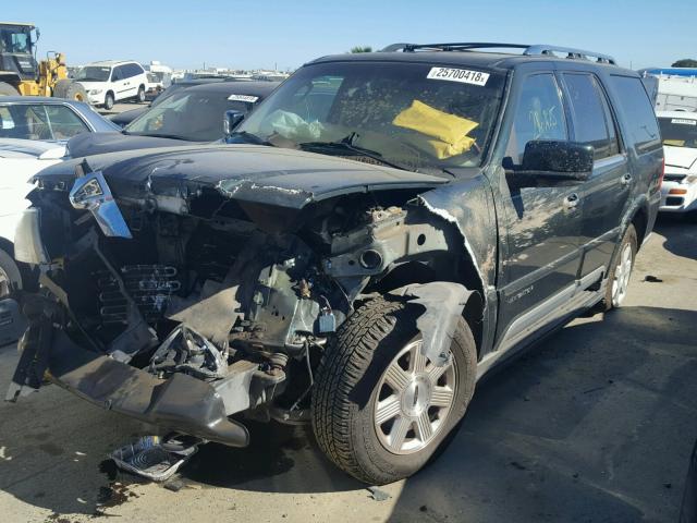 5LMFU28R63LJ14948 - 2003 LINCOLN NAVIGATOR მწვანე ფოტო 2