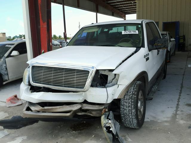 1FTPW12VX6KD21908 - 2006 FORD F150 SUPER WHITE photo 2