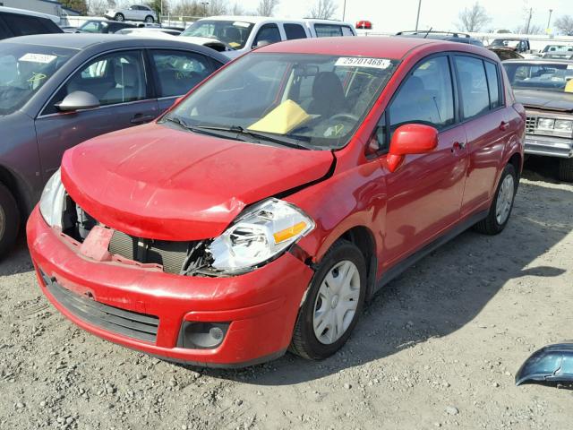 3N1BC1CP2BL388226 - 2011 NISSAN VERSA S RED photo 2