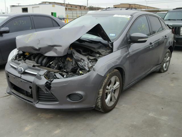 1FADP3F24EL440385 - 2014 FORD FOCUS SE GRAY photo 2