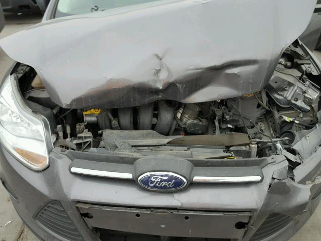 1FADP3F24EL440385 - 2014 FORD FOCUS SE GRAY photo 7