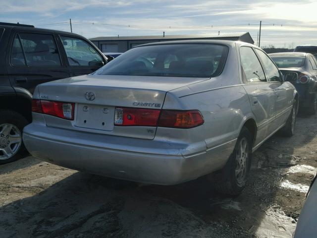 4T1BF22K6YU110553 - 2000 TOYOTA CAMRY LE SILVER photo 4
