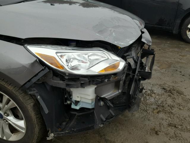 1FAHP3F2XCL402030 - 2012 FORD FOCUS SE GRAY photo 9