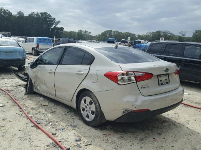 KNAFK4A69F5370967 - 2015 KIA FORTE LX WHITE photo 3