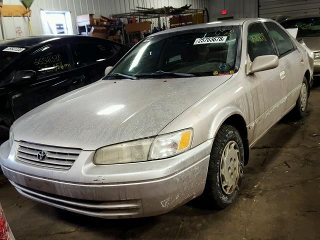 4T1BG22K2VU820266 - 1997 TOYOTA CAMRY CE BEIGE photo 2