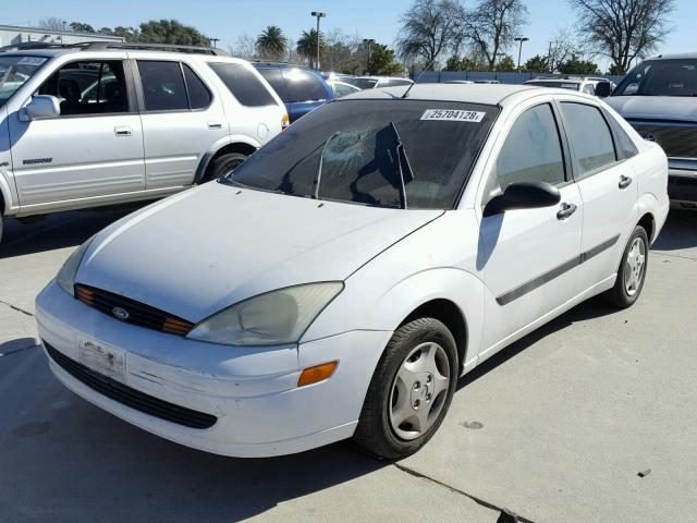 1FAFP33P32W273679 - 2002 FORD FOCUS LX WHITE photo 2