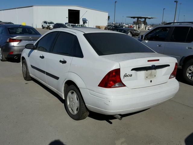 1FAFP33P32W273679 - 2002 FORD FOCUS LX WHITE photo 3