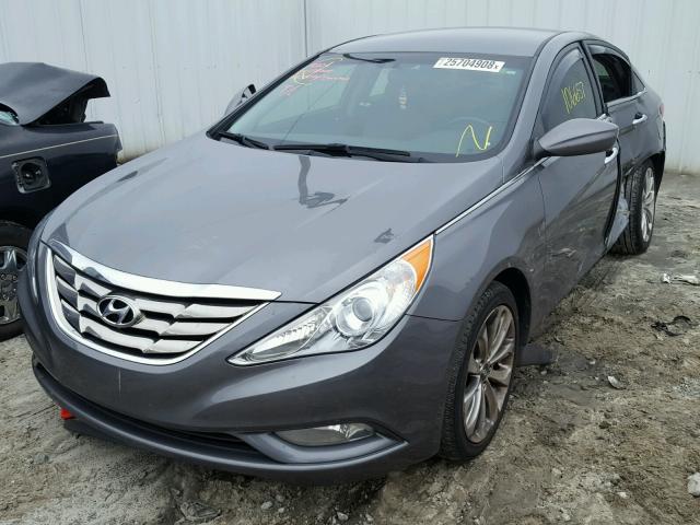 5NPEC4AC5BH137924 - 2011 HYUNDAI SONATA SE GRAY photo 2