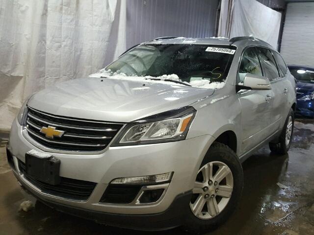 1GNKVGKD4EJ142041 - 2014 CHEVROLET TRAVERSE L SILVER photo 2