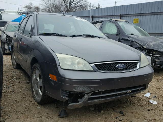 1FAHP37NX6W256871 - 2006 FORD FOCUS ZX5 GRAY photo 1