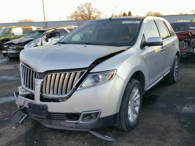 2LMDJ8JK6CBL03610 - 2012 LINCOLN MKX SILVER photo 2