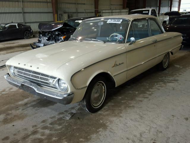 1R11S125183 - 1961 FORD FALCON WHITE photo 2