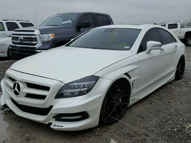 WDDLJ7DB1CA010572 - 2012 MERCEDES-BENZ CLS 550 WHITE photo 2