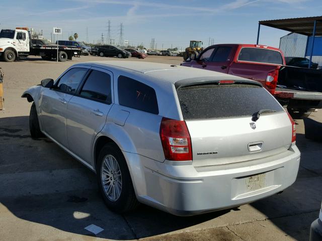 2D8FV47T77H668937 - 2007 DODGE MAGNUM SE SILVER photo 3