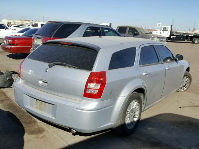 2D8FV47T77H668937 - 2007 DODGE MAGNUM SE SILVER photo 4