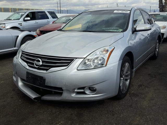 1N4BL2AP4CN551780 - 2012 NISSAN ALTIMA SR SILVER photo 2