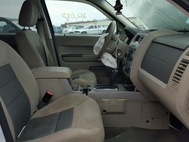 1FMCU03Z88KA12372 - 2008 FORD ESCAPE XLT BEIGE photo 5