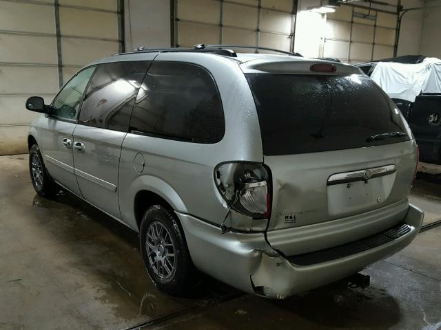 2C4GP44R84R589837 - 2004 CHRYSLER TOWN & COU SILVER photo 3