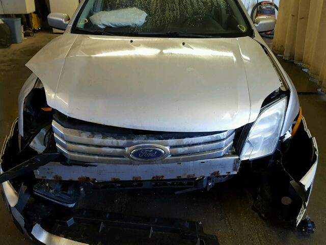 3FAHP07Z07R189784 - 2007 FORD FUSION SE SILVER photo 9