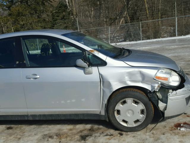 3N1BC13E49L476414 - 2009 NISSAN VERSA S SILVER photo 9