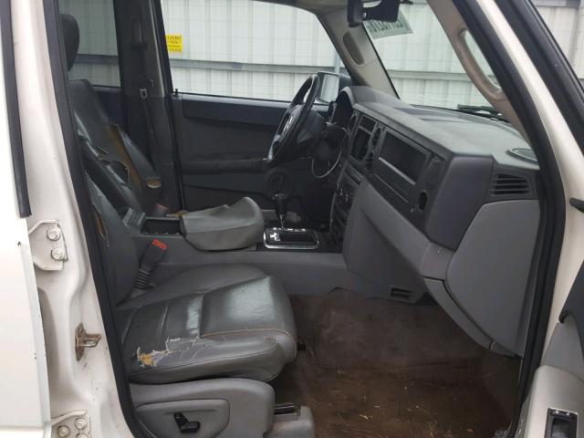 1J8HG48N27C611669 - 2007 JEEP COMMANDER WHITE photo 5