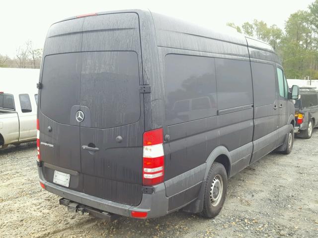 WDZPE8CD5FP110720 - 2015 MERCEDES-BENZ SPRINTER 2 BLACK photo 4