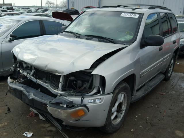 1GKDT13S042207319 - 2004 GMC ENVOY SILVER photo 2