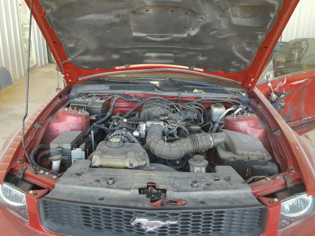 1ZVHT80N485145638 - 2008 FORD MUSTANG RED photo 7