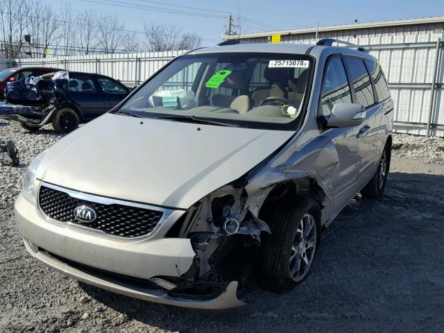 KNDMG4C7XE6586899 - 2014 KIA SEDONA LX SILVER photo 2