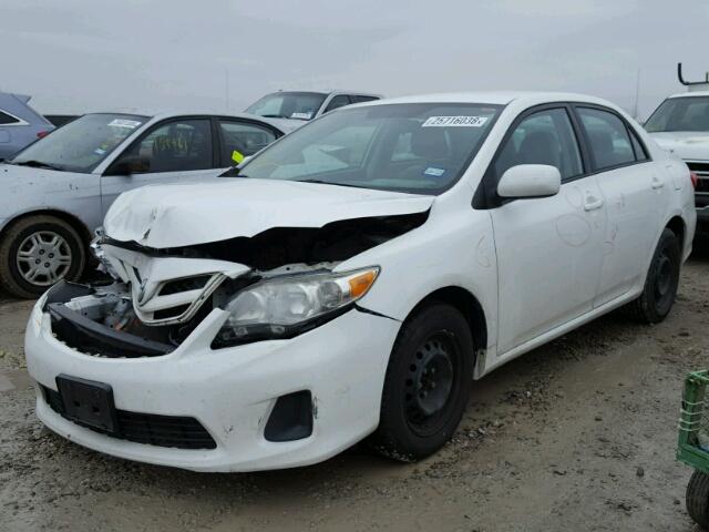 2T1BU4EE4BC559164 - 2011 TOYOTA COROLLA BA WHITE photo 2