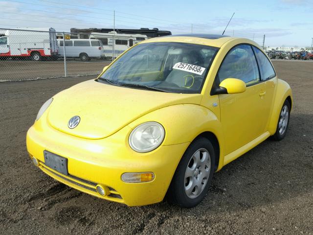 3VWCK21C52M428171 - 2002 VOLKSWAGEN NEW BEETLE YELLOW photo 2