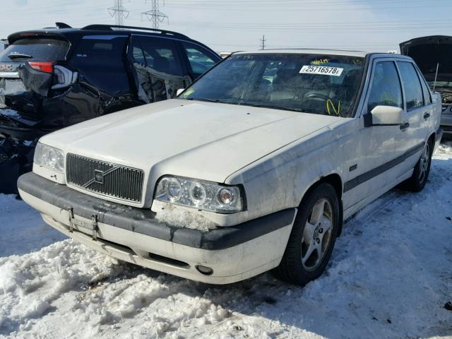 YV1LS5727V1380011 - 1997 VOLVO 850 T5 WHITE photo 2